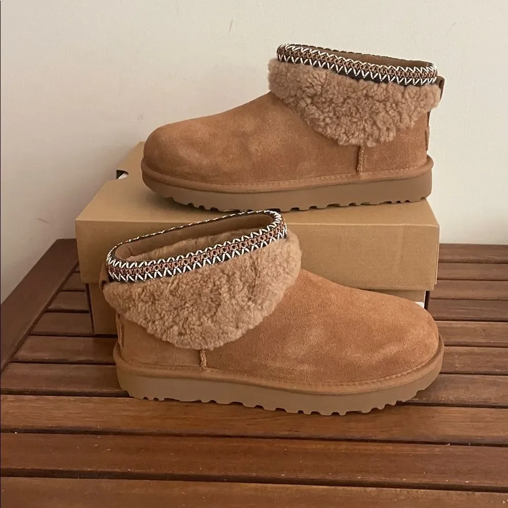 UGG  Classic Ultra Mini Maxi Curly Booties Chestnut USA Women Size 9/UK 7/EU 40